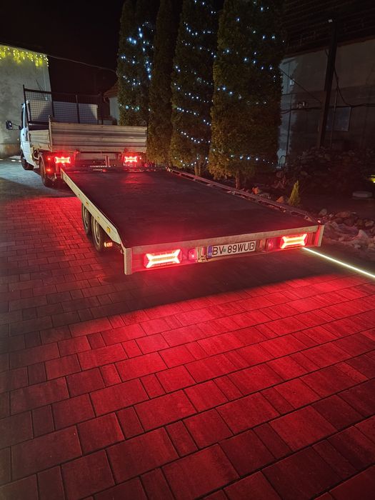 Vand platformă auto trailer transport masini 2700 kg cale incluse  sistem franare