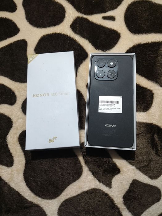 Vând urgent honor 400 Smart