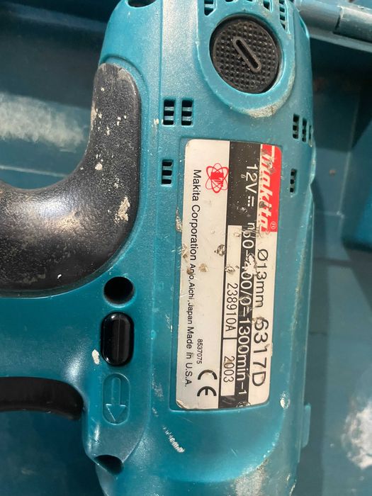 Masina de gaurit si insurubat (bormasina) pe acumulator Makita 6317D