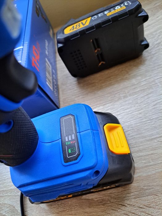 Urgent! Masina de insurubat si gaurit NOU-NEFOLOSIT!