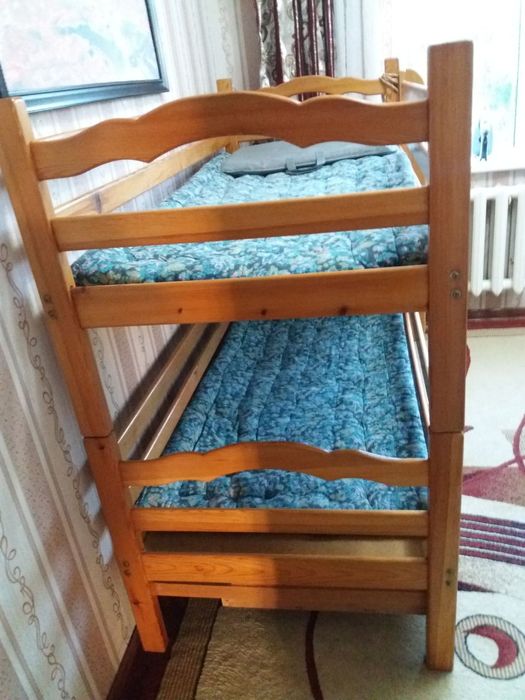 Двухъярусная кровать деревянная