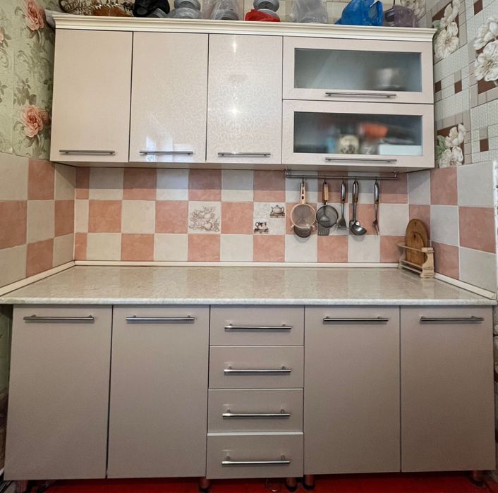 Кухонный гарнитур — срочно, торг будет