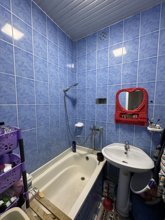 3 xonalik kvartira sotiladi 6-mikr