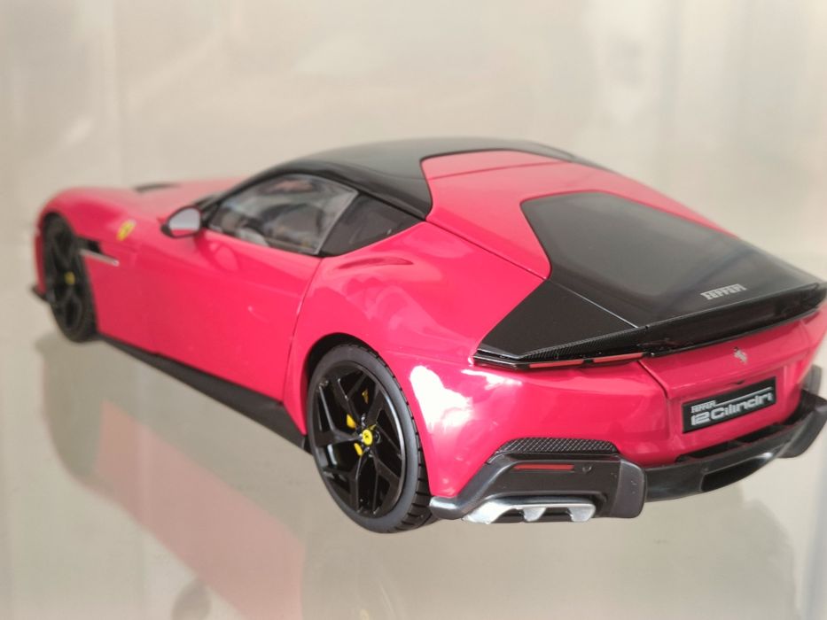 Ferrari 12 Cilindri, Polistil 1:18