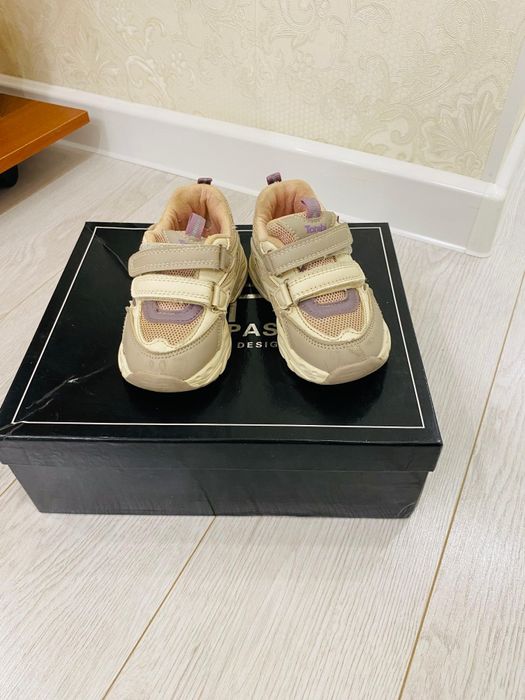 Летние кроссовки для девочки