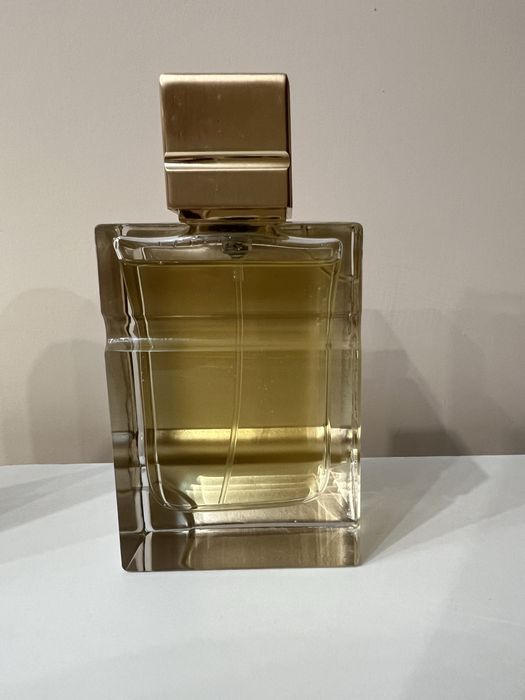 Carolina Herrera 212 Vip и Al Haramain Amber Oud Gold Edition парафюми