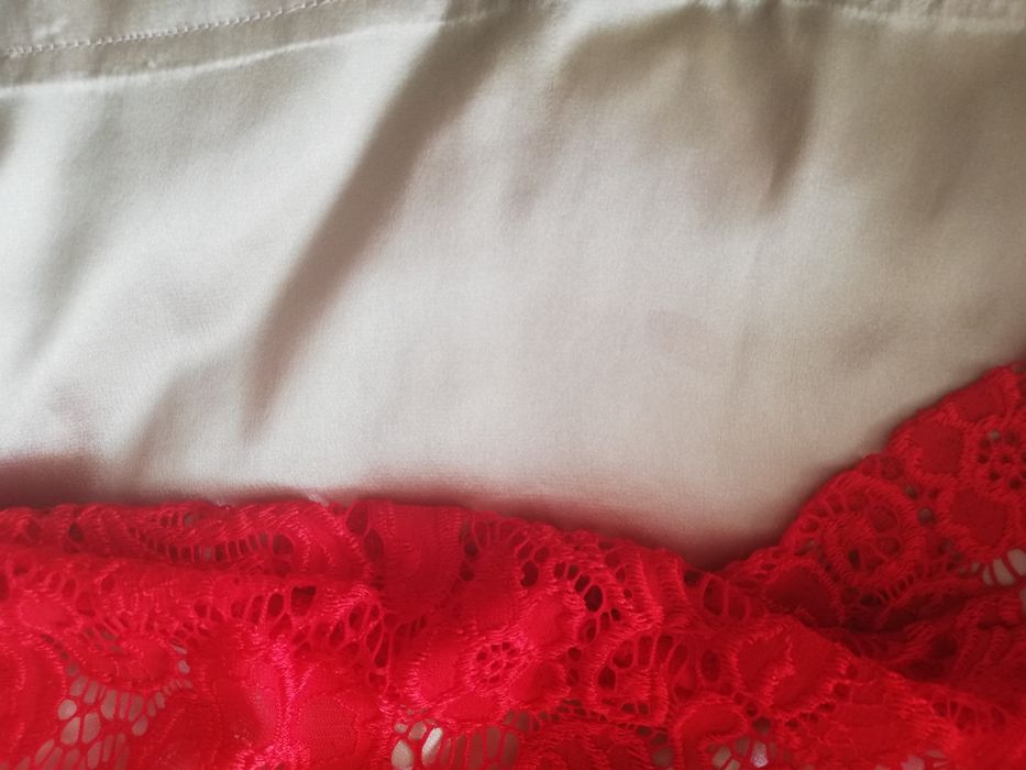 Vând rochie dantelă