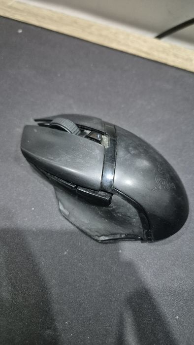 Razer Basilisk X Hyperspeed - Complet funcțional (Uzură estetică)
