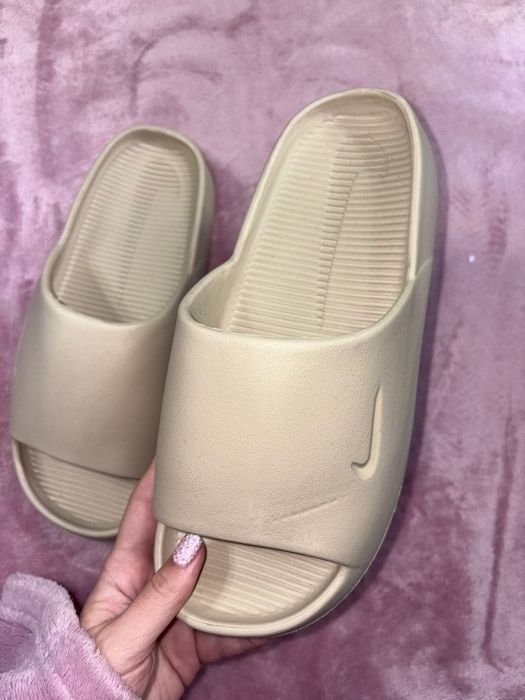 Papuci 42-43 Nike noi