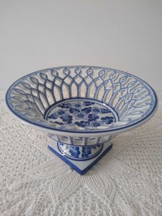 Fructiera veche din portelan