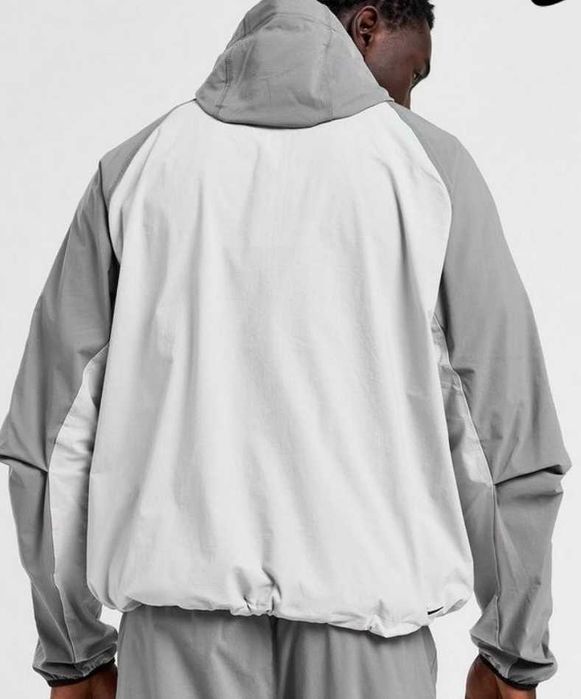 Nike tech woven windbreaker size M