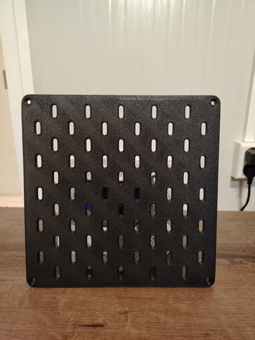 Перфориран модулен панел тип (SKADIS) – бял или черен   (мат)