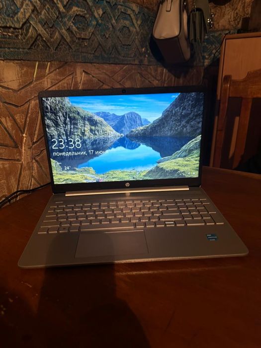 Продам ноутбук в идеальном состояний