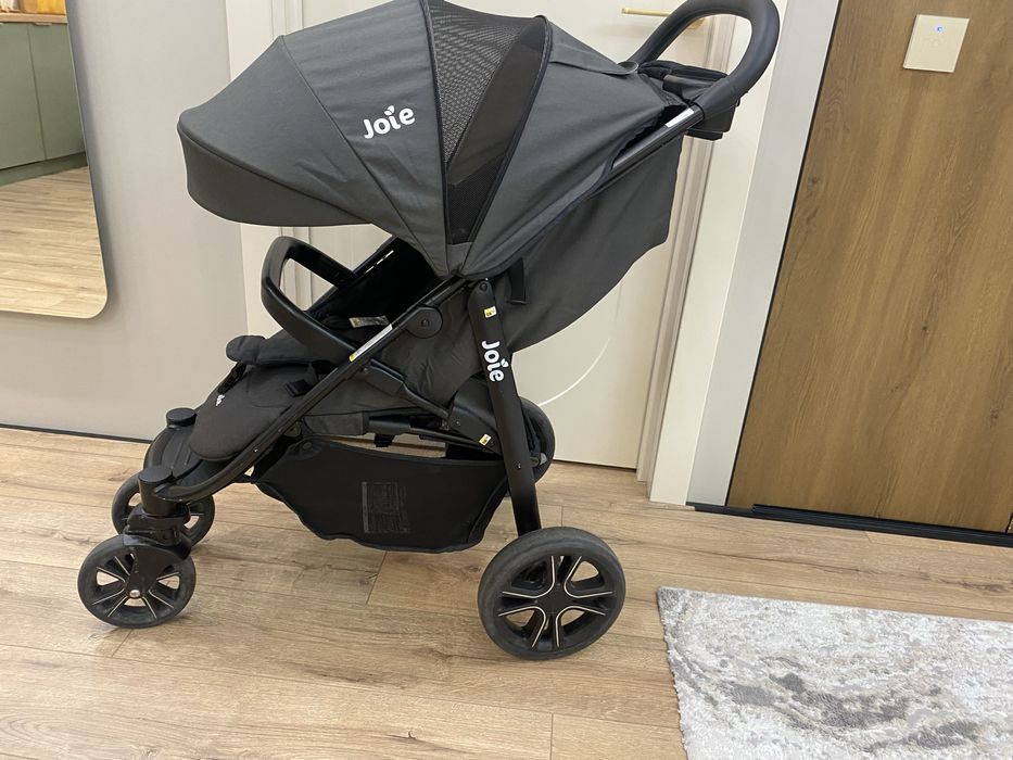 Прогулочная коляска Joie