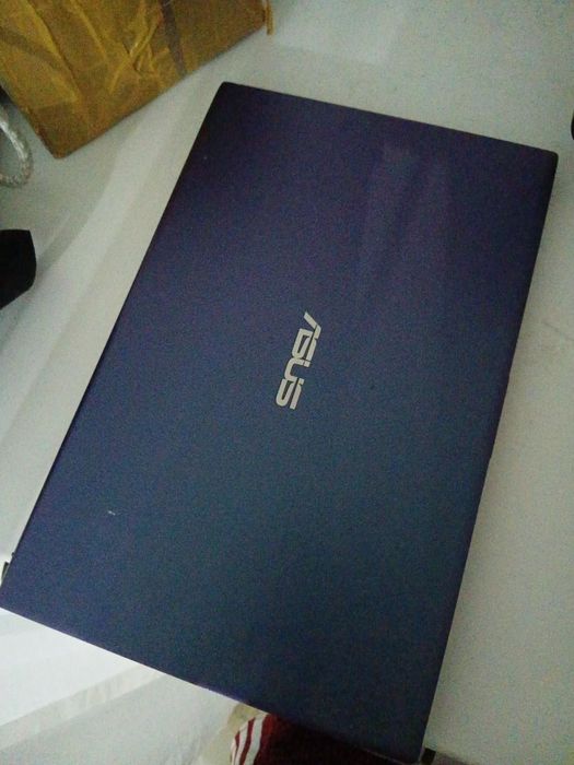 ASUS ноутбук не роботает
