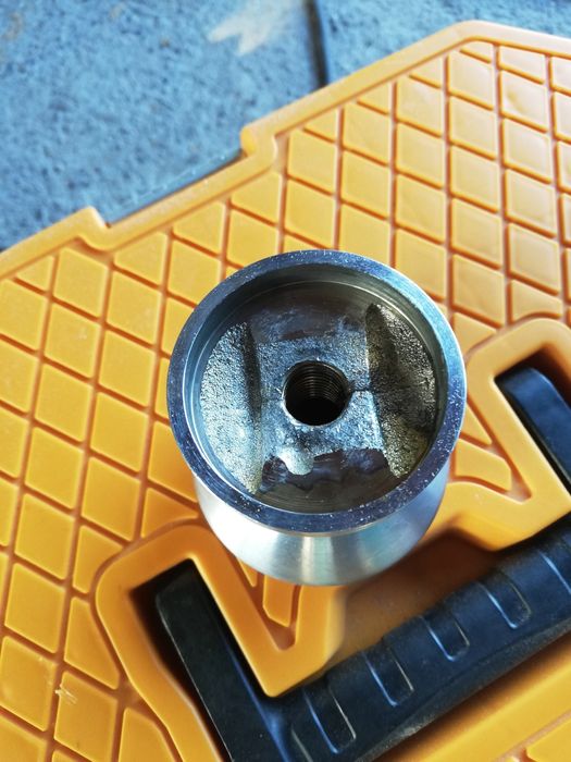 Продавам употребявани брави