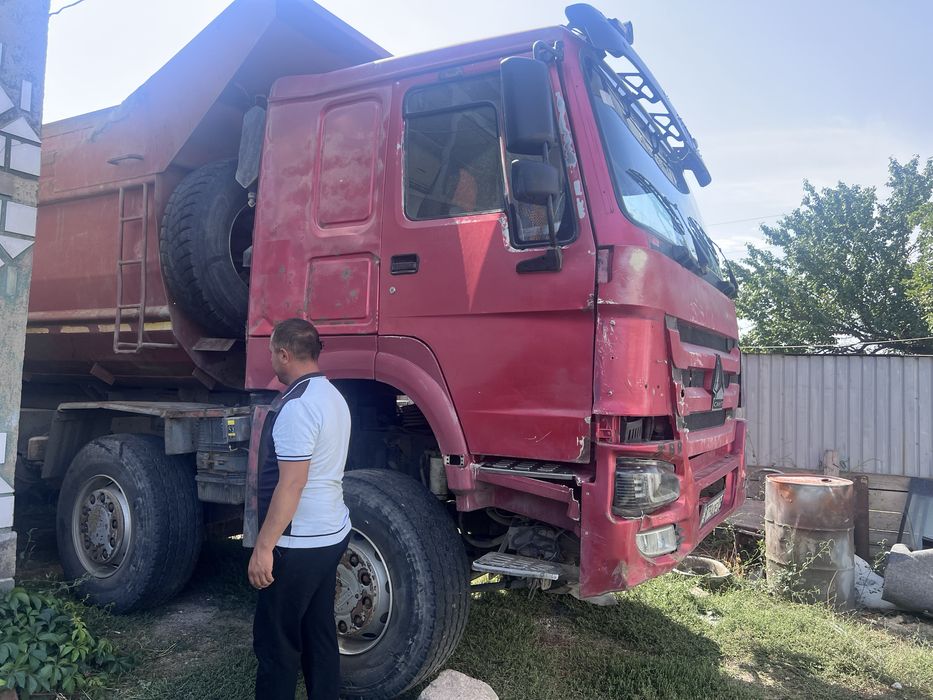 Двери в сборе, бампер на хову