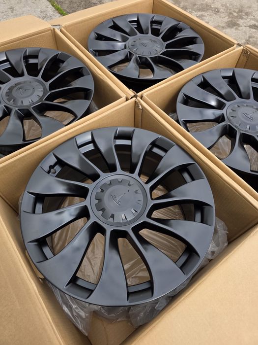 Jante noi Tesla 3 sau Y R18