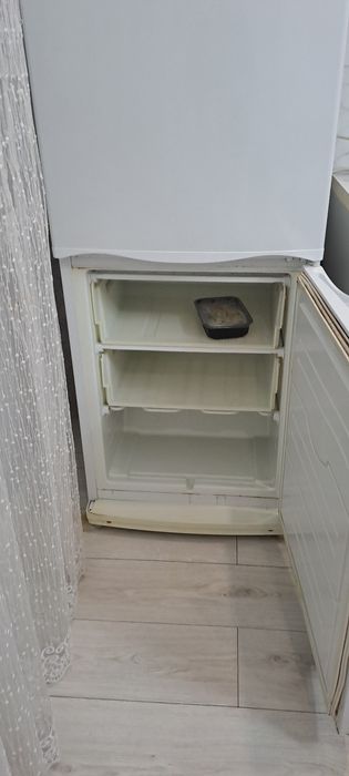 Продам  холодильник   срочно