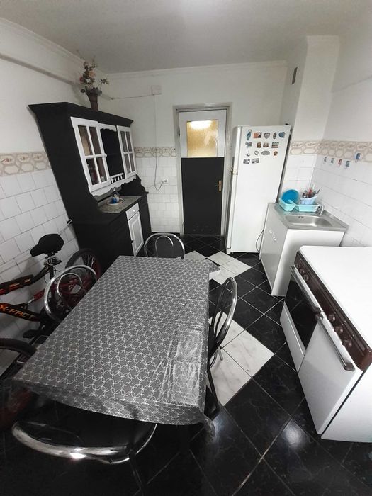 Apartament 4 camere, conf 1 dec. etj 3/4 plus boxa la subsol