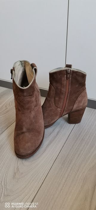Ghete de piele intoarsa