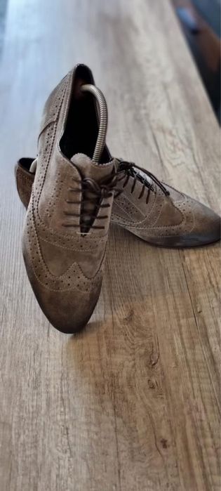 Vand pantofi de piele marimea 44 .Stare impecabila.