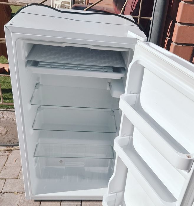 Продам холодильник офисный