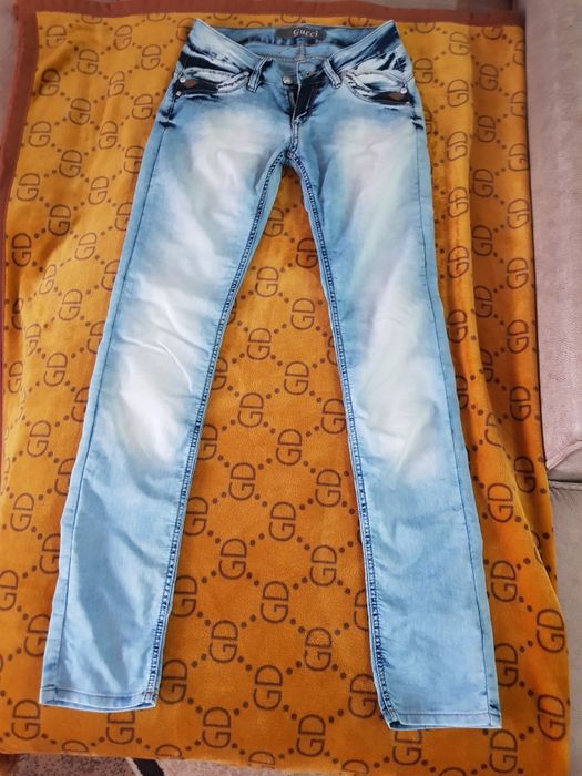 Продам джинсы брюки женские