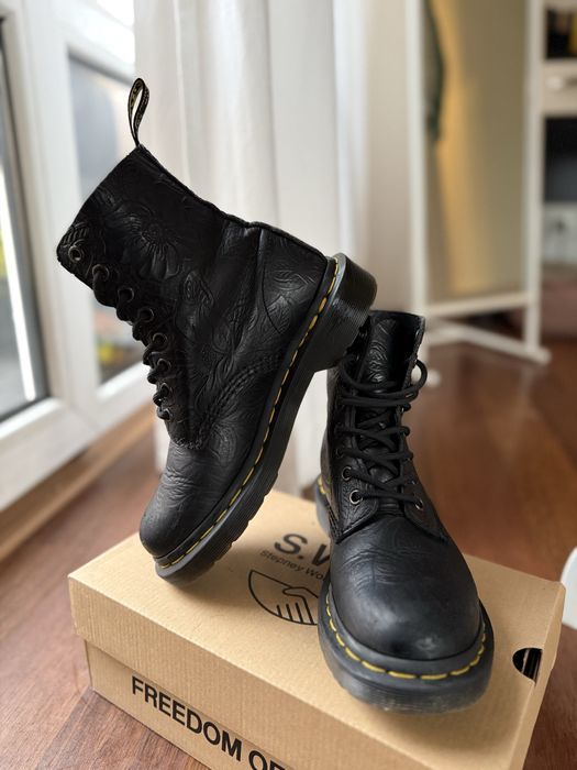 Dr.Martens боти
