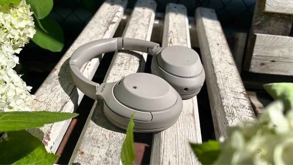 Продам Sony WH-1000 XM4