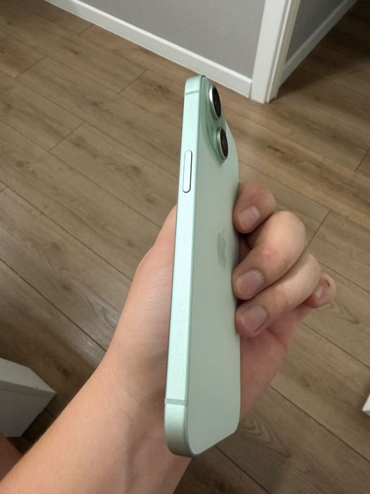 Продам Айфон 15, 128ГБ