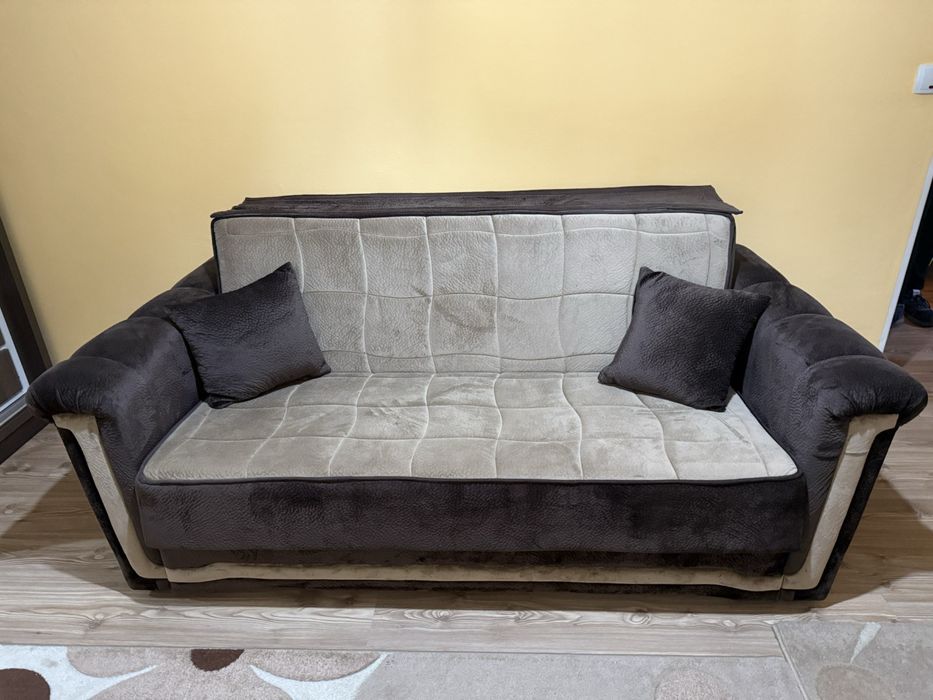 Разтегателен диван