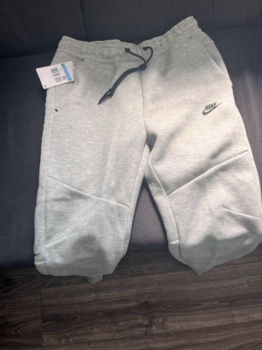 Vand Pantaloni Nike TCH FLC
