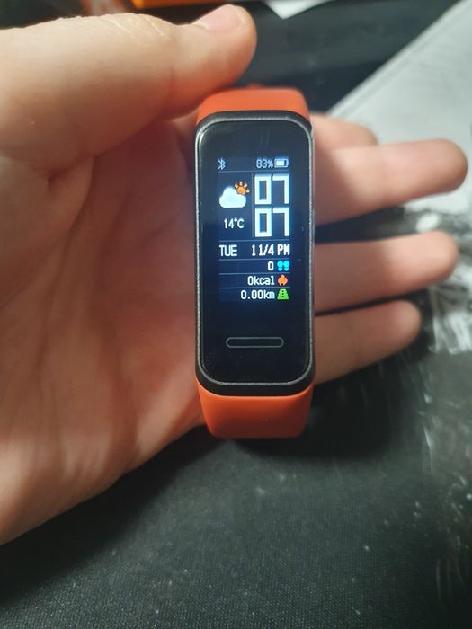 Смарт гривна - Huawei Band 4