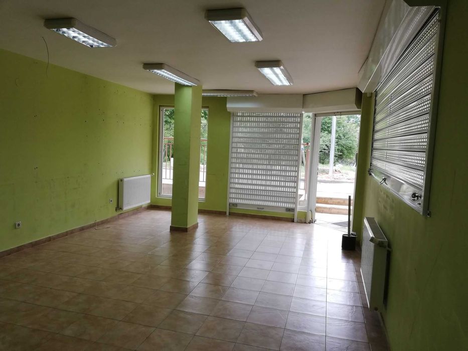 Отдавам под наем помещение на две нива