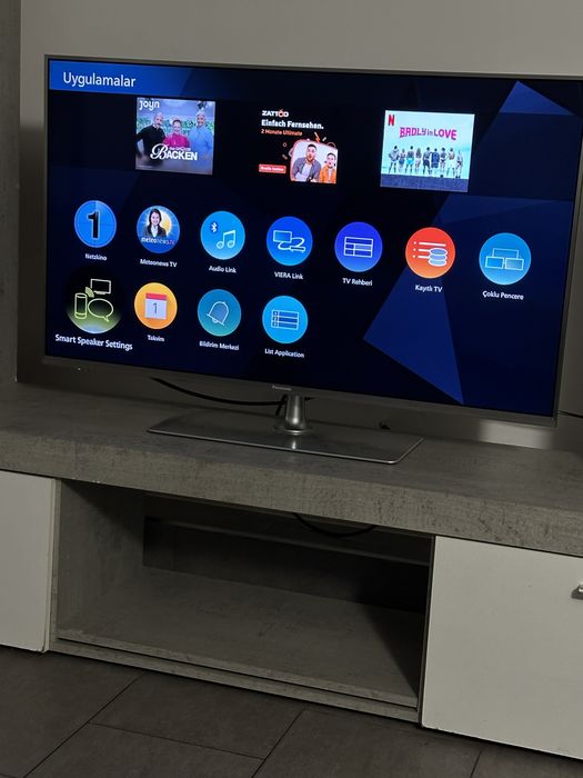 Panasonic TV 43 inc