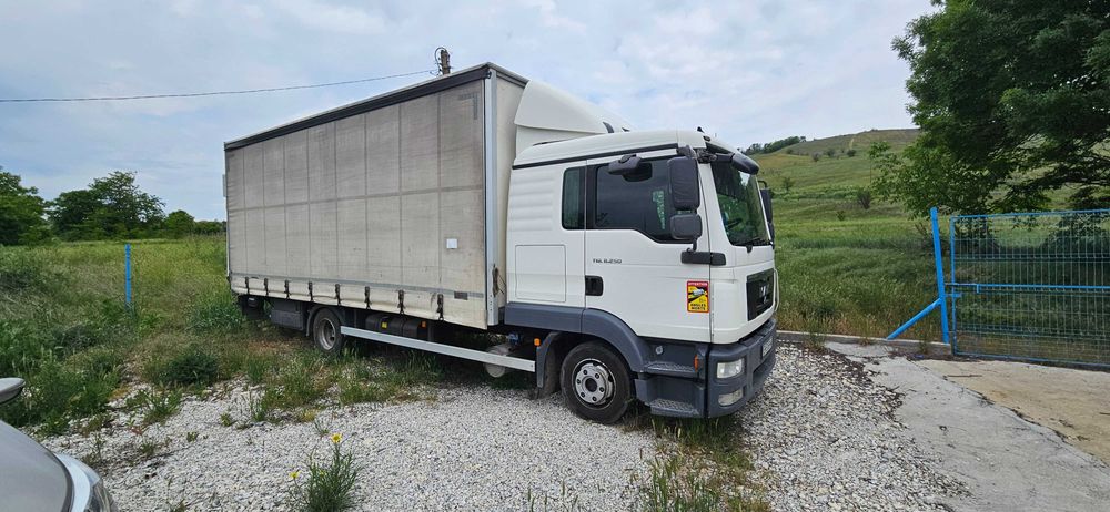 Ман тгл 8.250 4х2  евро 5 падащ борд , печка, хладилник , нов тахограф