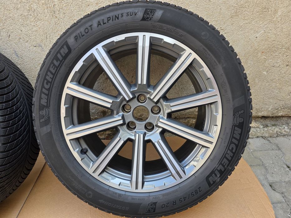 AUDI Q7 зимни гуми и оригинални джанти 285/45/ R20