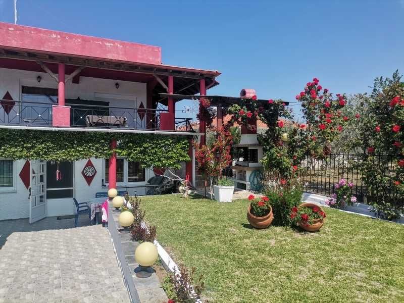 Къща на два етажа в Паралия Каряни