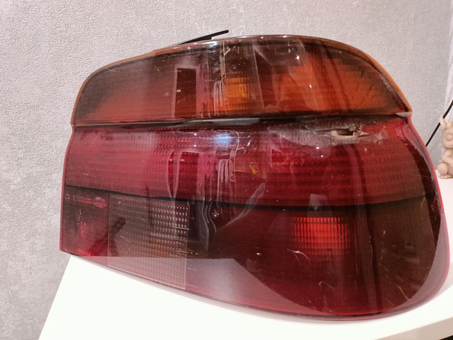 Продам задний плафон на BMW Е39
