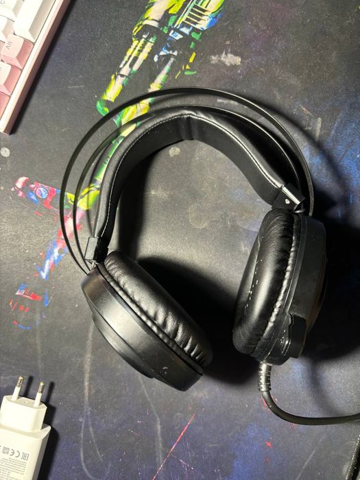 Продам наушники bloody