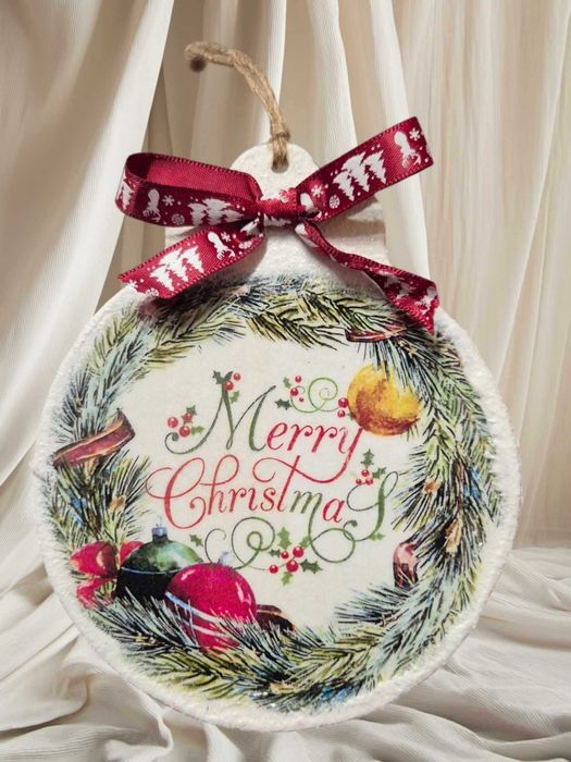 Дървени декорации и магнитчета