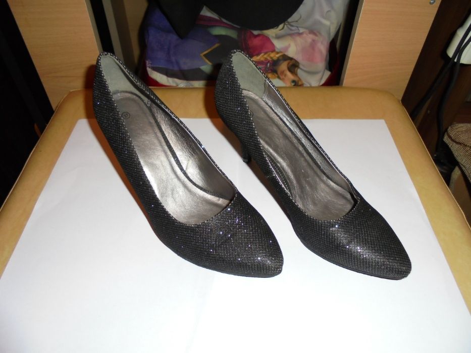 Pantofi de Ocazie,Impecabili marimea-37 .Pret-100 de lei .