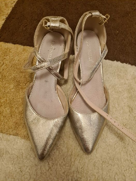 Pantofi cu toc mic, Botinelli