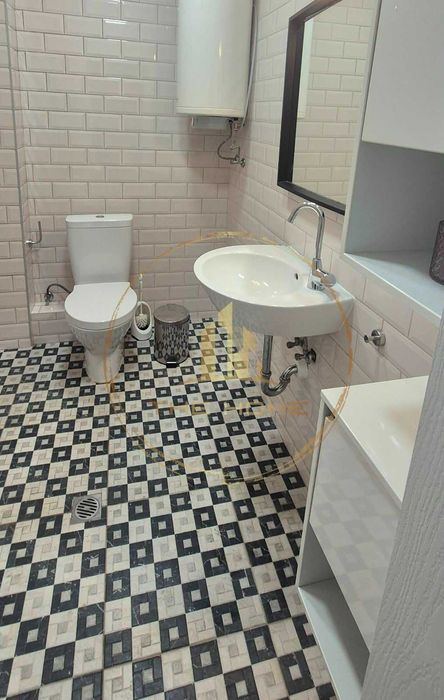 Дава се под наем Тристаен апартамент в Варна, Център - 100 кв.м за 980 € - Снимка #9