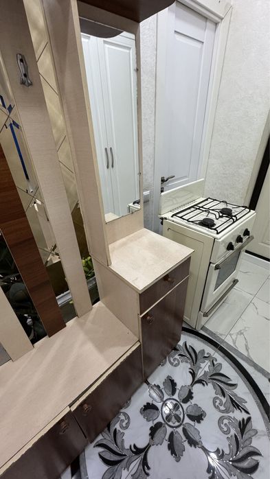 Продам Шкаф с вешалкой б/у