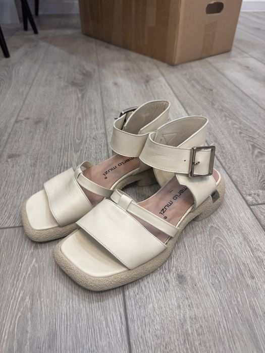Новые Сандалий женские