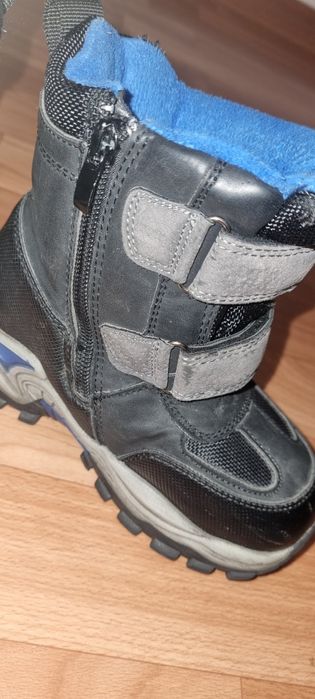 Продам зимние ботинки для мальчика