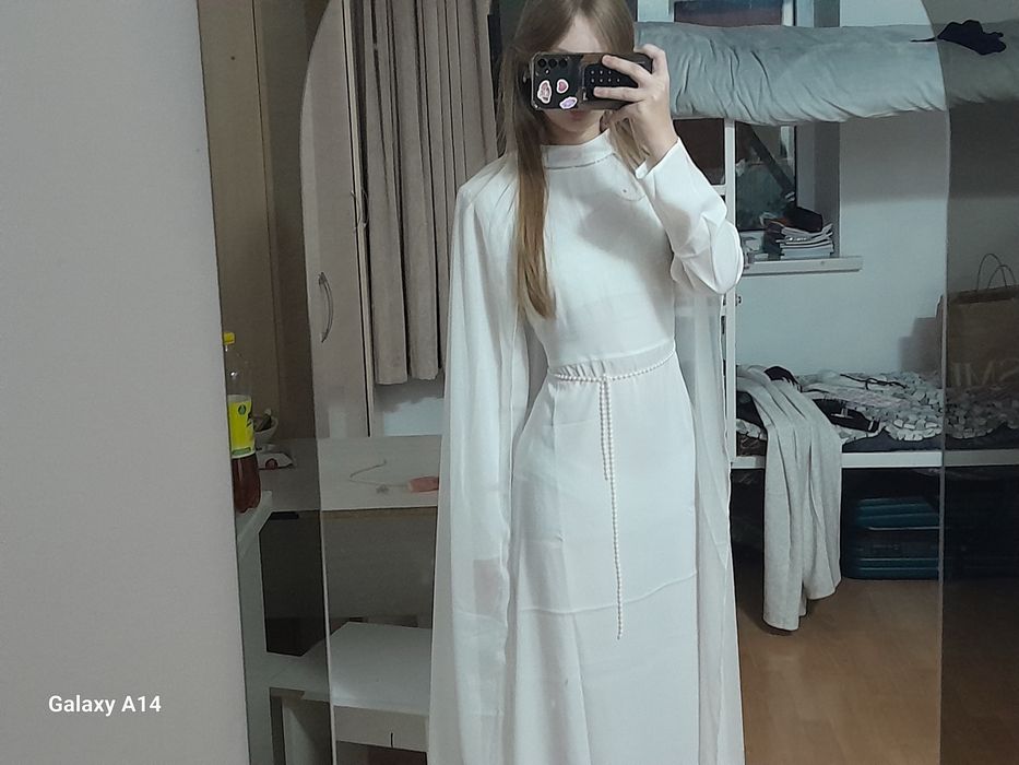 продаю платье белое от bismi