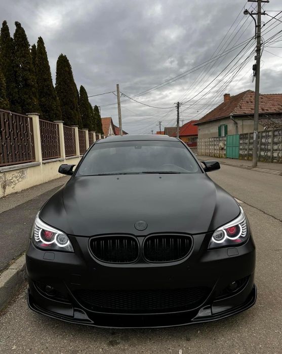 Spoiler fusta lip prelungire bara fata BMW E60 M5 – Negru Lucios